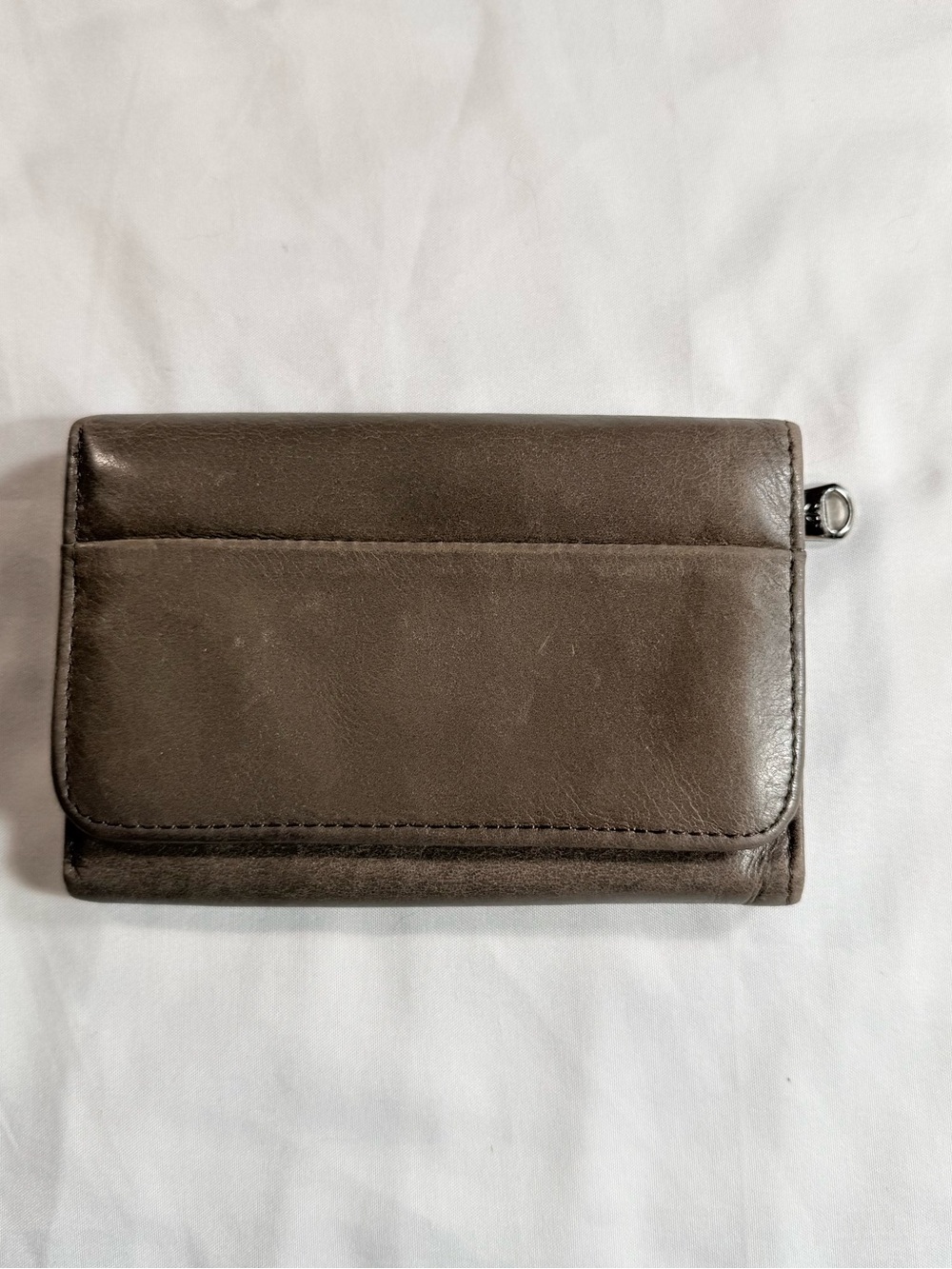 HOBO International Jill Trifold Leather Wallet Taupe Gray Floral Print Lining